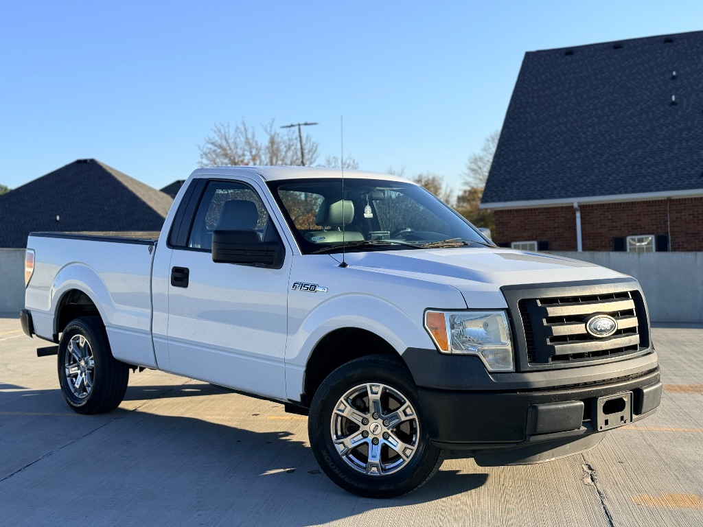 2011 Ford F-150 XL's photo