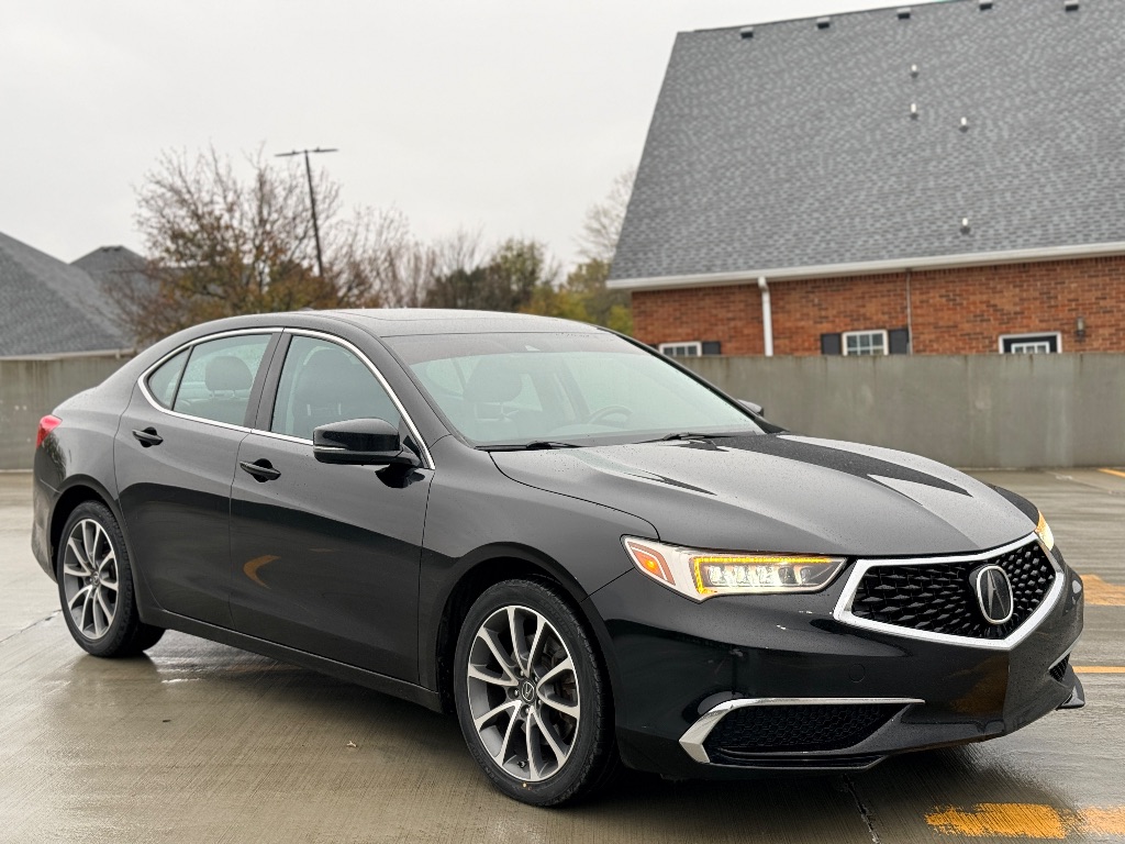 2018 Acura TLX Base's photo