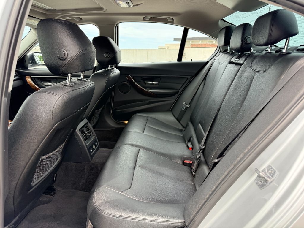 2015 BMW 3 Series 328i - Photo 11