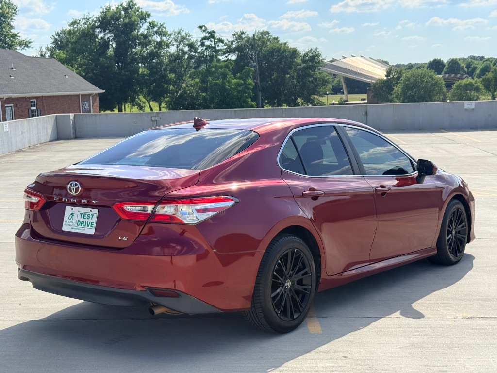 2020 Toyota Camry LE - Photo 7