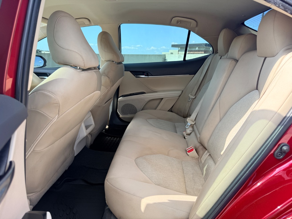 2020 Toyota Camry LE - Photo 12
