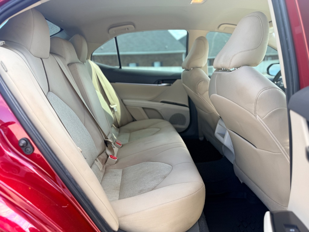 2020 Toyota Camry LE - Photo 14